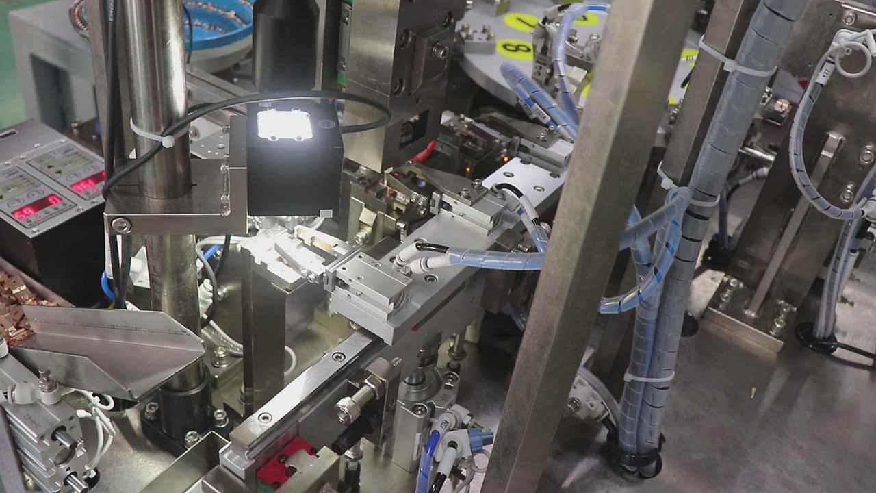 Automatic Assembly Riveting Machine 