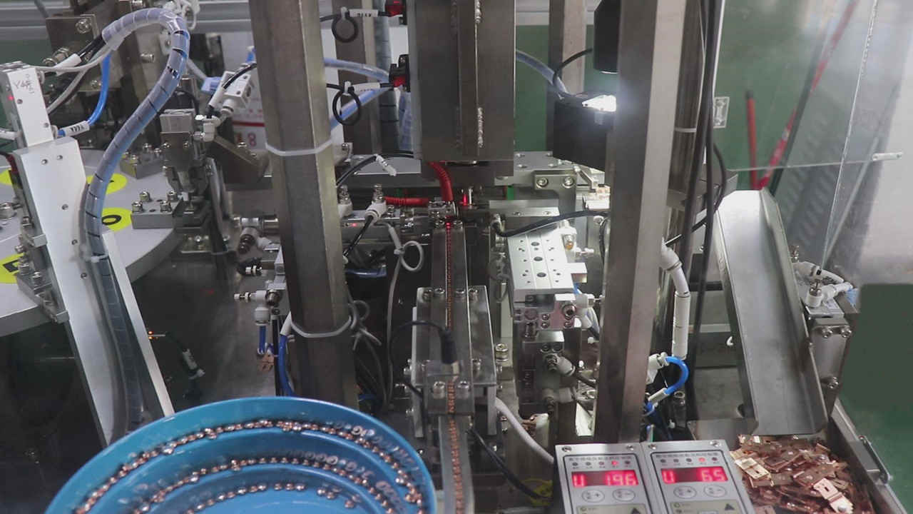 Automatic Assembly Riveting Machine 