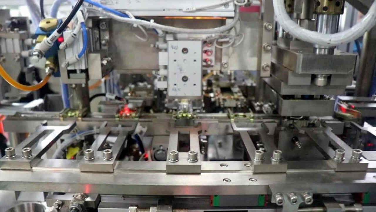 Automatic Assembly Machine 